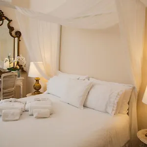 Dimora Sinibaldi Bed & Breakfast
